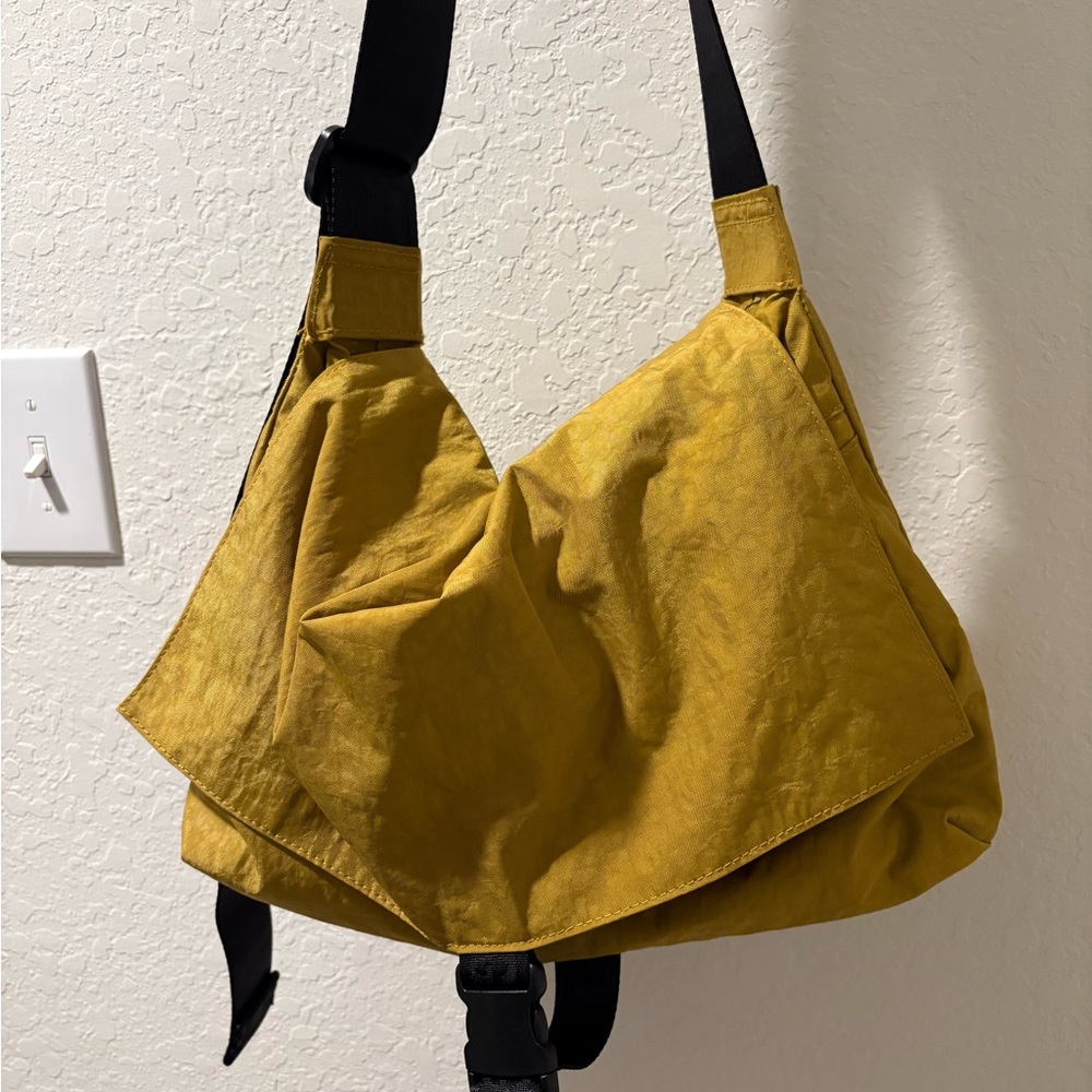 Baggu Sports Messenger Bag-Camel